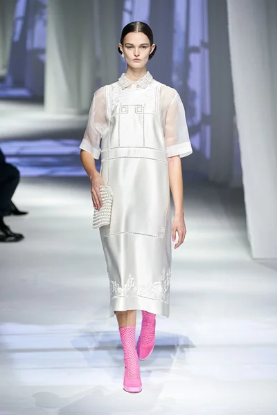 Look 30